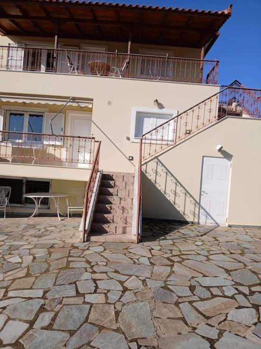 Villa Παραθαλασσιο Σπιτι Στην Εξοχη Tsakei Exterior foto